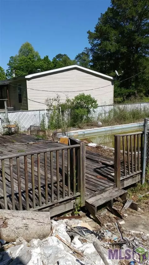 32027 Pat Ln, Springfield, LA 70462 photo 2