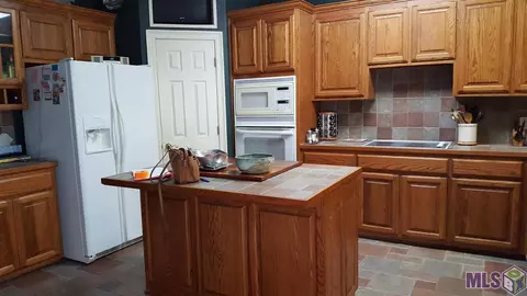 31175 La Hwy 22, Springfield, LA 70462 photo 5
