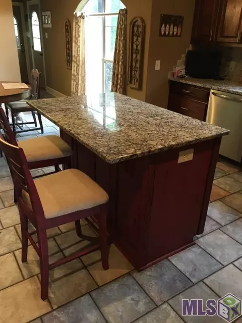 30085 Oak Shadow Dr, Walker, LA 70785 photo 16