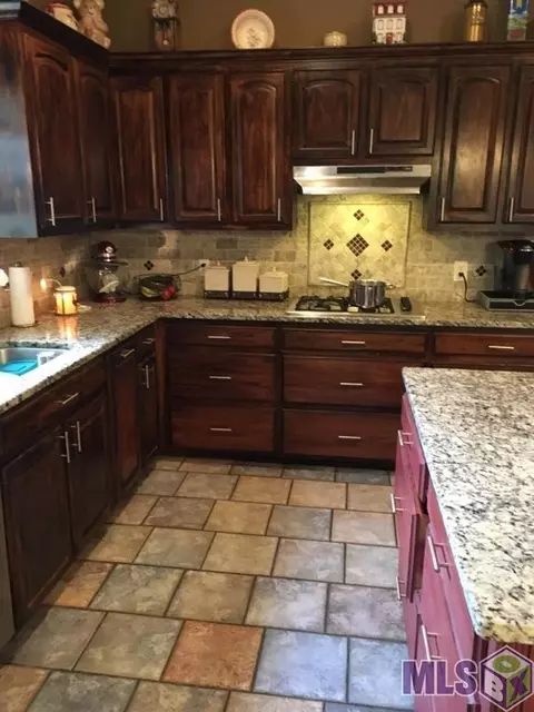 30085 Oak Shadow Dr, Walker, LA 70785 photo 17