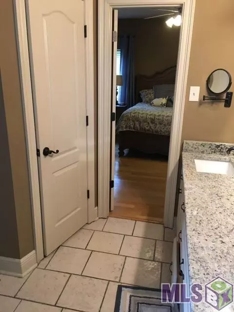 30085 Oak Shadow Dr, Walker, LA 70785 photo 26