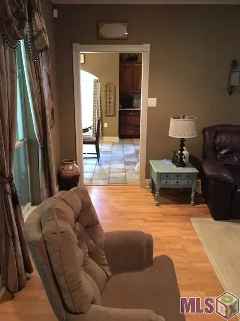 30085 Oak Shadow Dr, Walker, LA 70785 photo 9