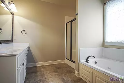 13213 Williamsburg Dr, Walker, LA 70785 photo 10