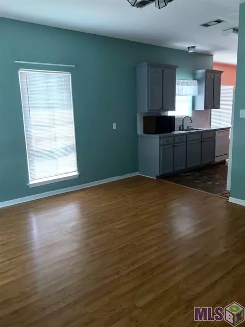 30431 Michelle St, Walker, LA 70785 photo 3