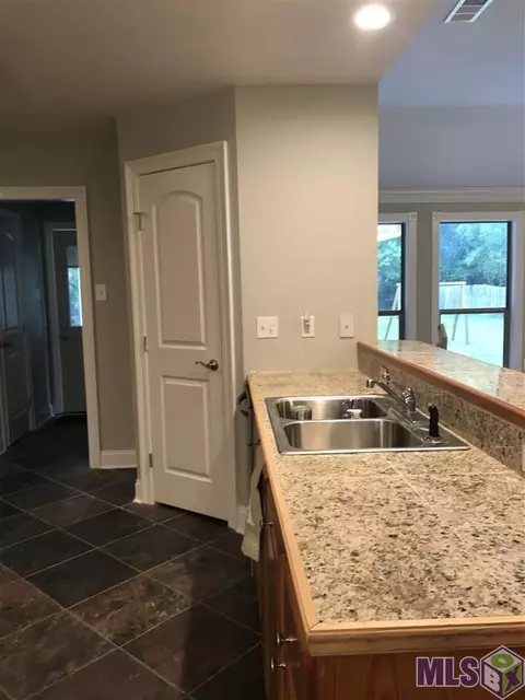27035 Glascock Ln, Walker, LA 70785 photo 6