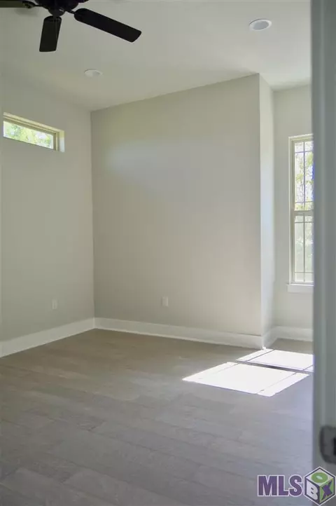 26163 Riverscape Dr, Springfield, LA 70462 photo 9