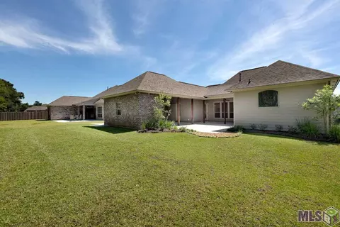15834 Blackstone Dr, Central, LA 70770 photo 3
