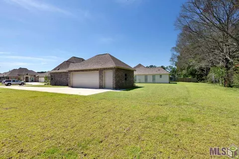 15834 Blackstone Dr, Central, LA 70770 photo 2