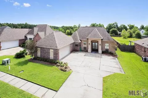 34060 Springlake Dr, Walker, LA 70785 photo 1