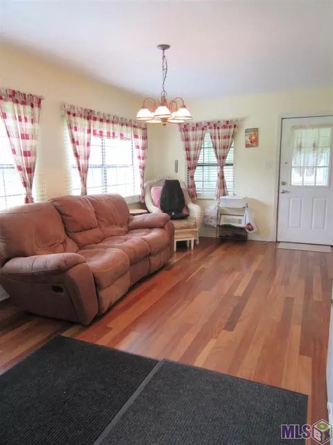 36510 N Walker Rd, Walker, LA 70785 photo 3