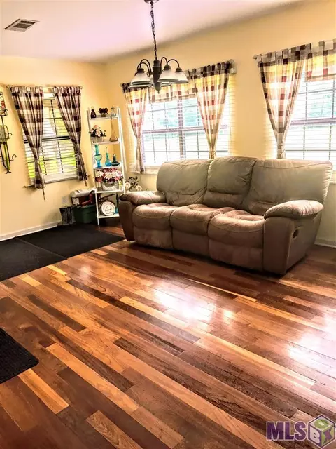 36510 N Walker Rd, Walker, LA 70785 photo 2