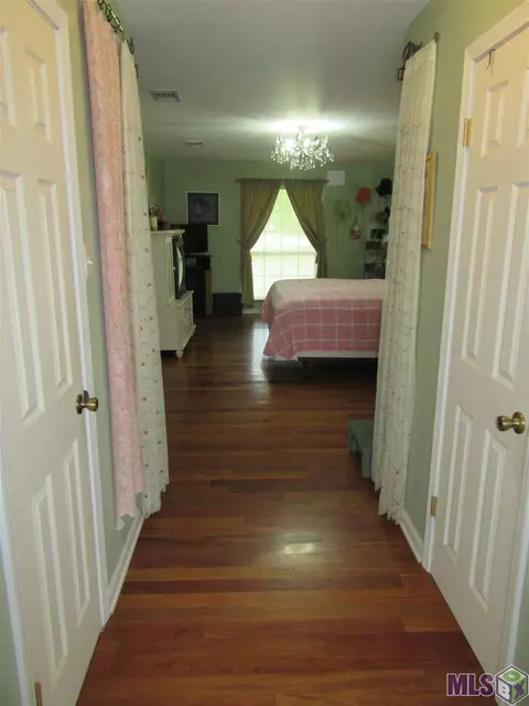36510 N Walker Rd, Walker, LA 70785 photo 17