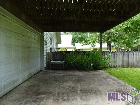 31401 River Pines Dr, Springfield, LA 70462 photo 6