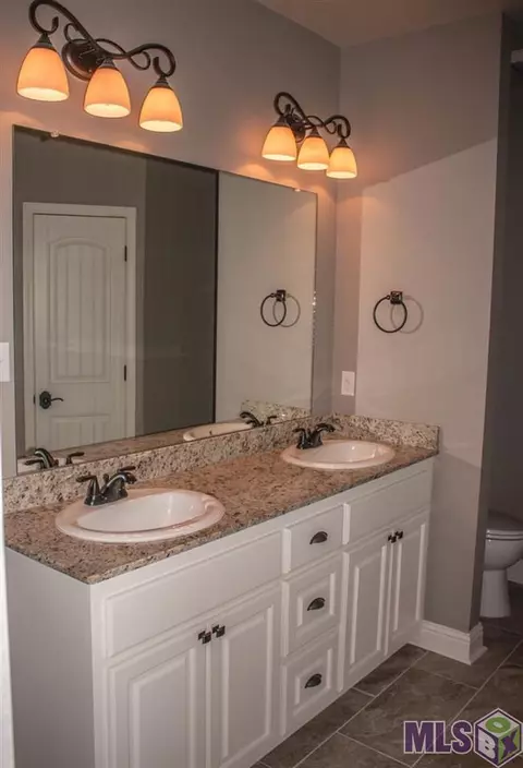 13960 J R Dr, Walker, LA 70785 photo 8