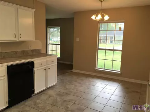 8859 Asphodel St, Denham Springs, LA 70726 photo 6
