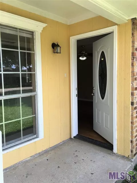 8859 Asphodel St, Denham Springs, LA 70726 photo 1