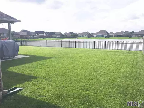 13359 Williamsburg Dr, Walker, LA 70785 photo 3