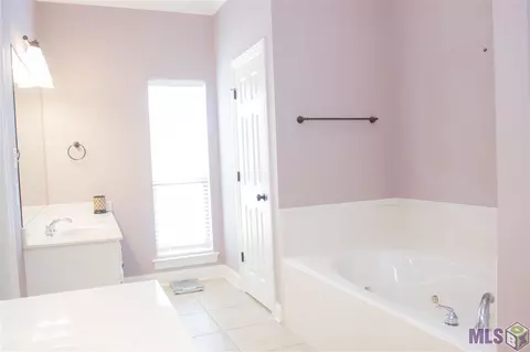 34189 Springlake Dr, Walker, LA 70785 photo 13