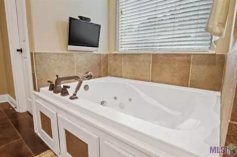 13430 Williamsburg Dr, Walker, LA 70785 photo 21