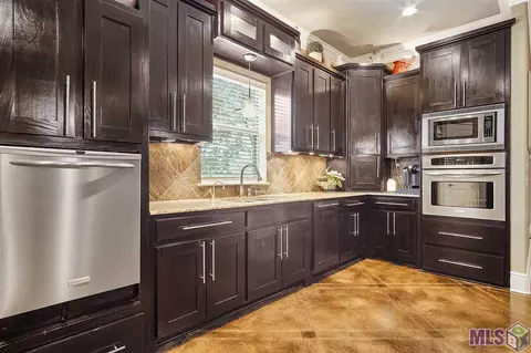13430 Williamsburg Dr, Walker, LA 70785 photo 8