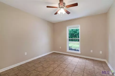 8032 Misty Oaks Ave, Baker, LA 70714 photo 7