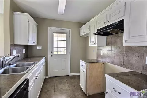 15789 Varnado Rd, Walker, LA 70785 photo 6
