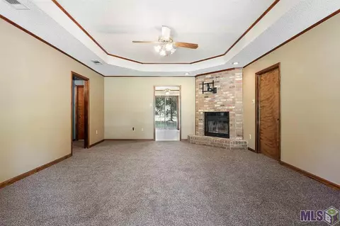 14325 Gemini Dr, Pride, LA 70770 photo 2
