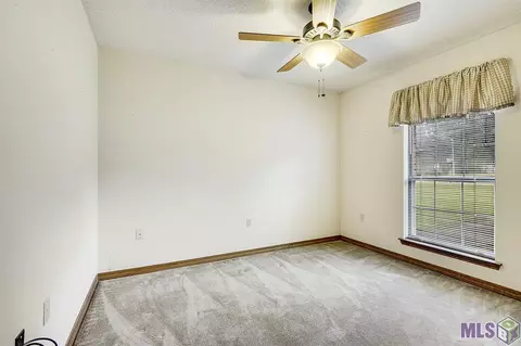 14916 Glenn Dr, Pride, LA 70770 photo 9