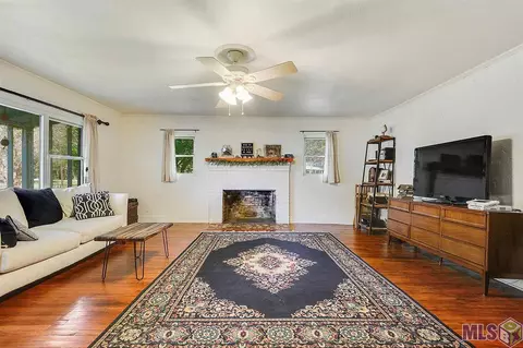 29792 Park St, Walker, LA 70785 photo 4