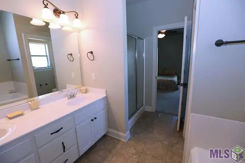12723 Roe Dr, Walker, LA 70785 photo 9