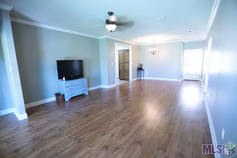 12723 Roe Dr, Walker, LA 70785 photo 3
