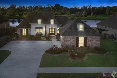 34059 Spring Lake Dr, Walker, LA 70785 photo 1