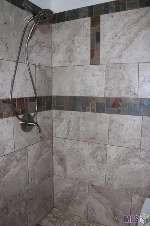 14528 E Beaver Dr, Pride, LA 70770 photo 9