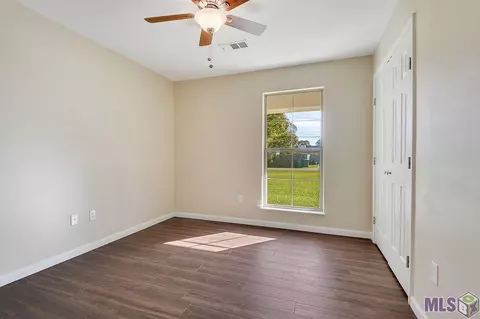 32500 Dwayne Dr, Walker, LA 70785 photo 9
