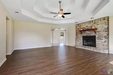 32500 Dwayne Dr, Walker, LA 70785 photo 3