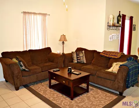 30461 Michelle St, Walker, LA 70785 photo 4