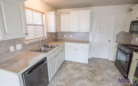 12247 Creekside Ave, Walker, LA 70785 photo 9