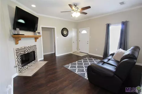 30435 Jo Ann St, Walker, LA 70785 photo 2