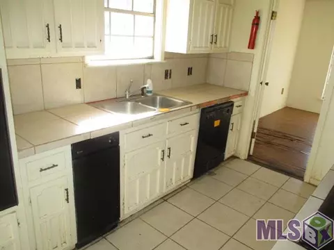 14036 Cayuga Dr, Baker, LA 70714 photo 2