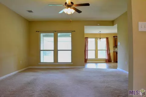 12724 Roe Dr, Walker, LA 70785 photo 3