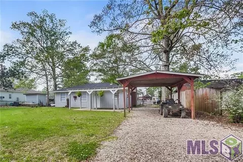31506 Judith Dr, Springfield, LA 70462 photo 2