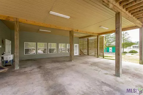 17091 Peace Point Dr, Springfield, LA 70462 photo 5