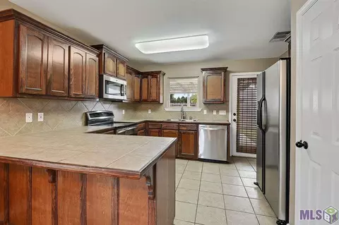 12721 Darby Dr, Walker, LA 70785 photo 4