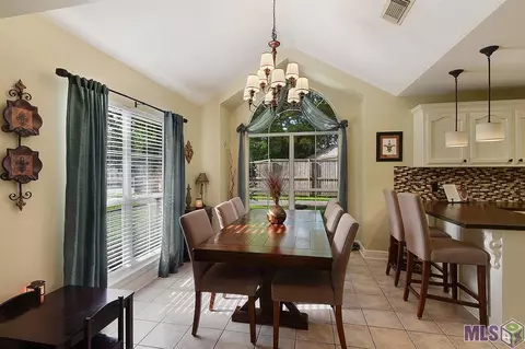 32407 Granite Cove Pl, Walker, LA 70785 photo 4