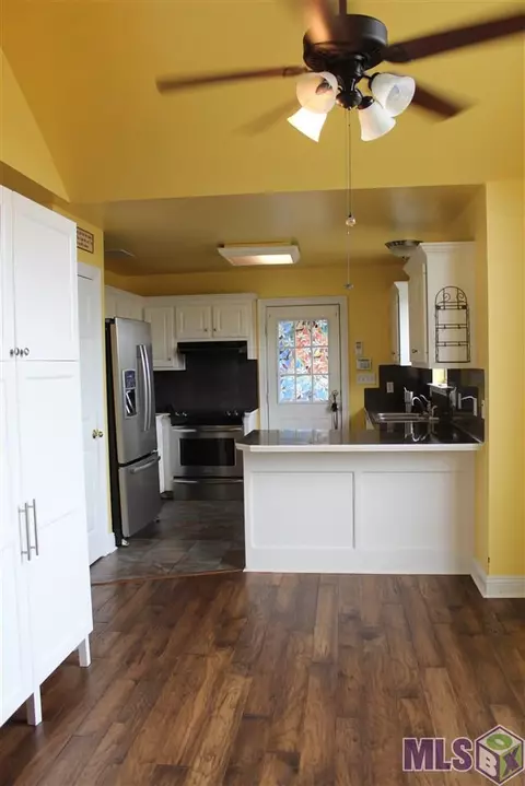13555 S S Trce, Walker, LA 70785 photo 6