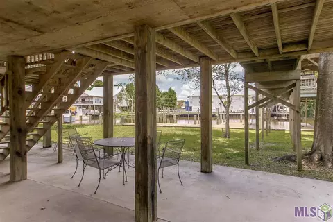 32819 Cypress Dr, Springfield, LA 70462 photo 5