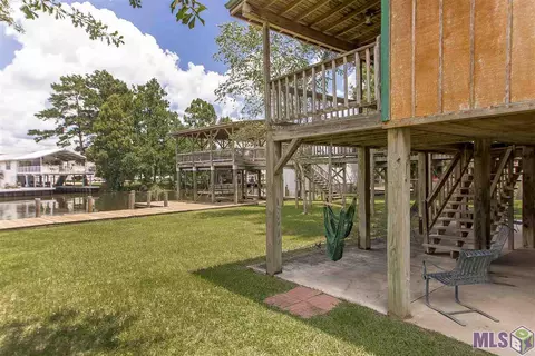32819 Cypress Dr, Springfield, LA 70462 photo 9