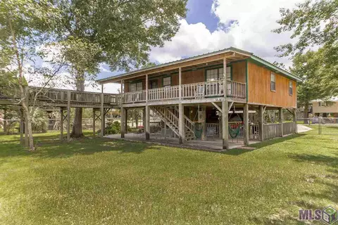 32819 Cypress Dr, Springfield, LA 70462 photo 1