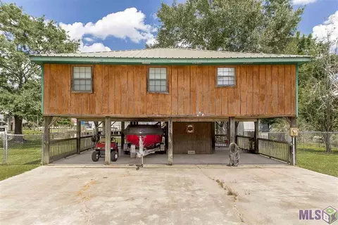 32819 Cypress Dr, Springfield, LA 70462 photo 3