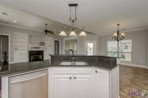 13451 Williamsburg Dr, Walker, LA 70785 photo 16
